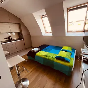  Apartament By The Roof